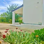Casa Carrubbo -jennas- بيت للعطل *